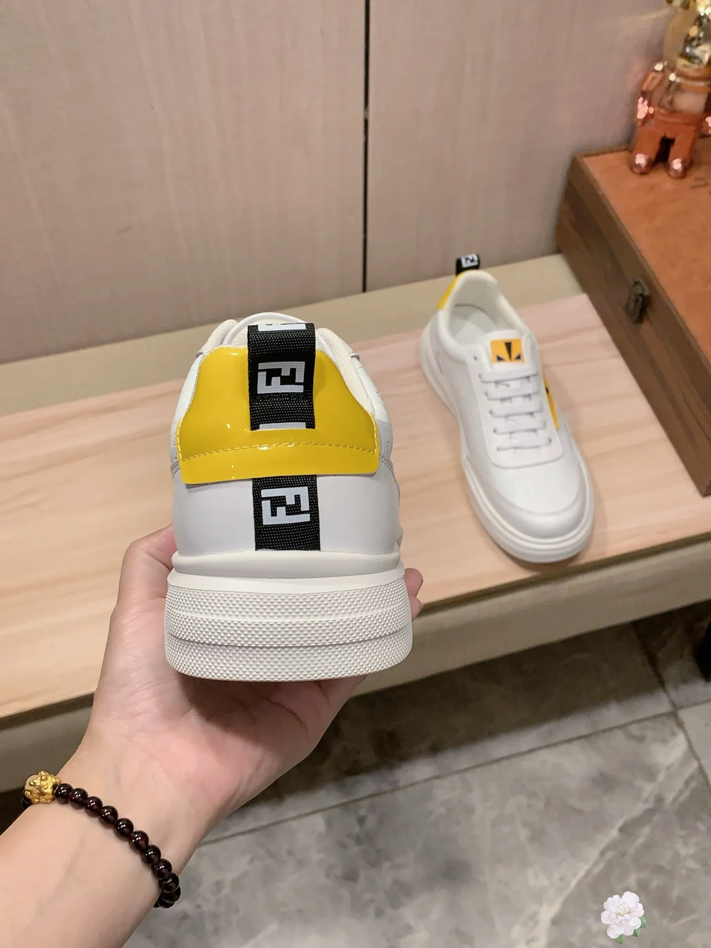 Men's men's shoes💰420💰💰🎩🎩[Lightning][Lightning] "FENDI*" latest • popular casual shoes, top brand [seduce] luxury ~ purchasing agency, top ~ quality. [Strong] The upper is made of imported breathable cowhide with fabric material ➕ Breathable sheepskin feet (•) and fine workmanship. The original stylish and stylish soft rubber wear-resistant and non-slip outsole is light and comfortable on the feet. The real thing looks better when photographed in person. 111: code: 38-44, 3️⃣ colors selected